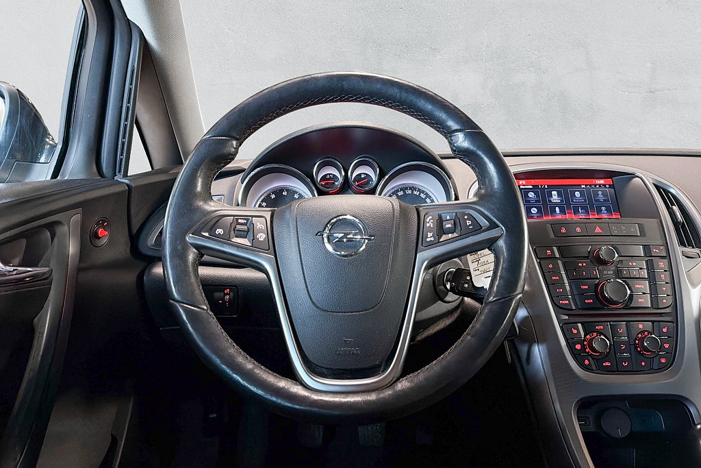 Opel Astra 1.4 Turbo Drive 1-Ägare Välservad 140HK Besiktigad
