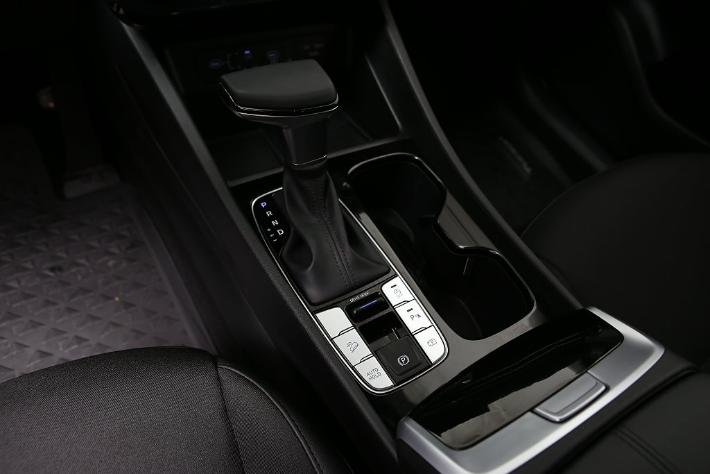 Hyundai Tucson Essential MHEV Automat Navi Kamera Keyless PDC 2025