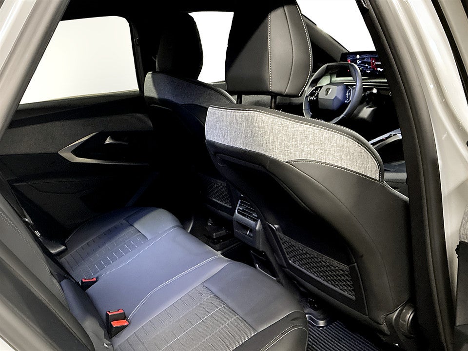 Bild på Peugeot 3008 GT Hybrid 145hk Aut B-KAMERA CARPLAY