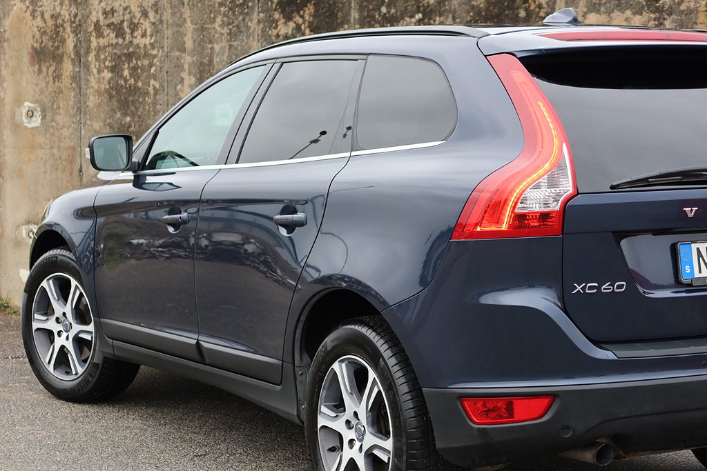 Volvo XC60 D4 163hk Momentum Drag D-Värmare Nybytt Kamrem 2-Ägare