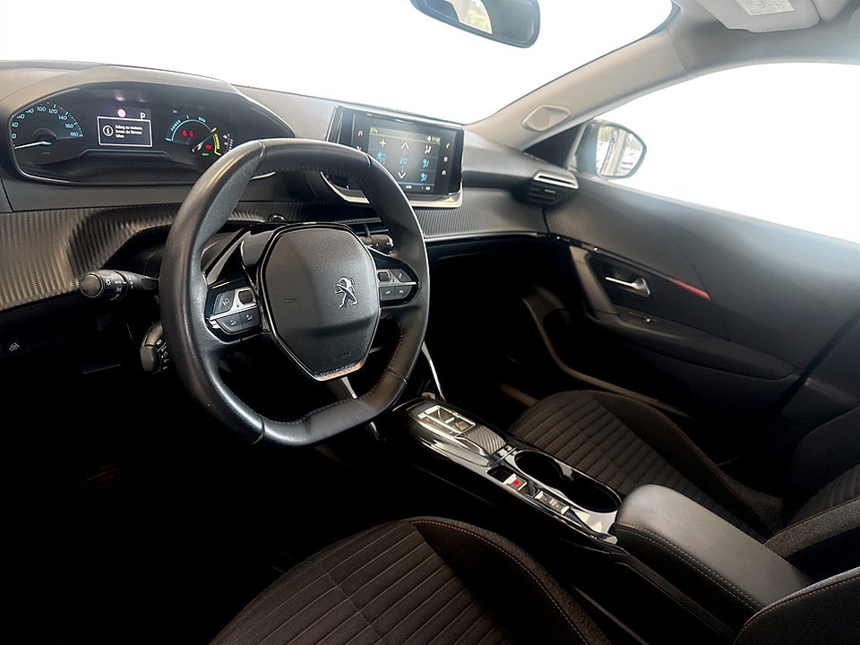 Bild på Peugeot E-2008 Active Pack 136hk Aut - CARPLAY, KEYLESS, BACKSENSORER