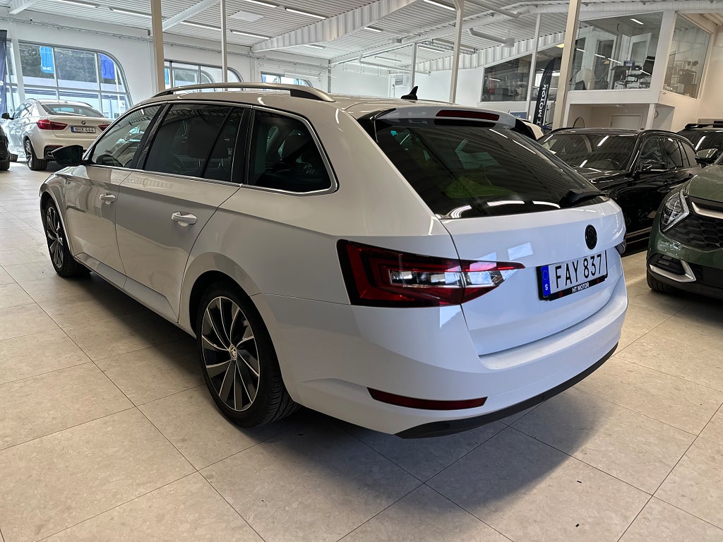 Skoda Superb Kombi 2.0 TDI 4x4 L&K/4.99%/B-Kamera/Värm/Drag/Canton