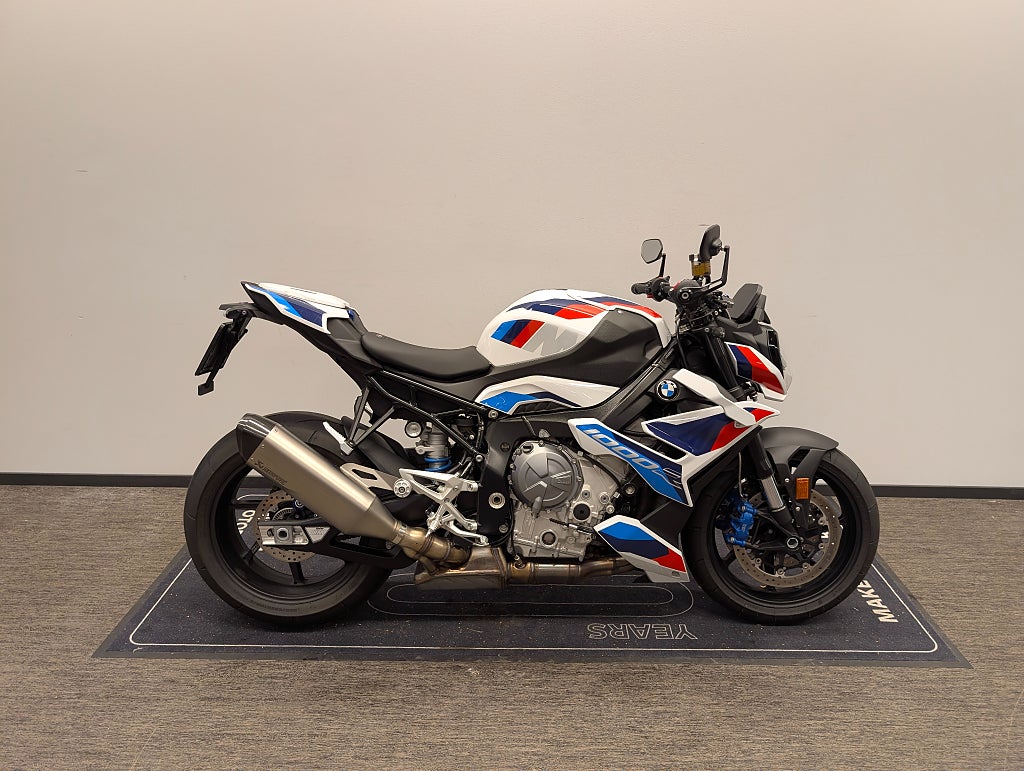 BMW M1000R 