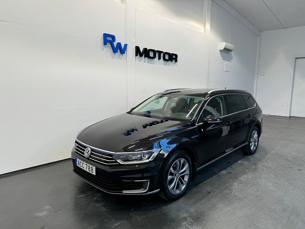 Volkswagen Passat GTE Plug-In 218hk Drag P-värm Cockpit Navi