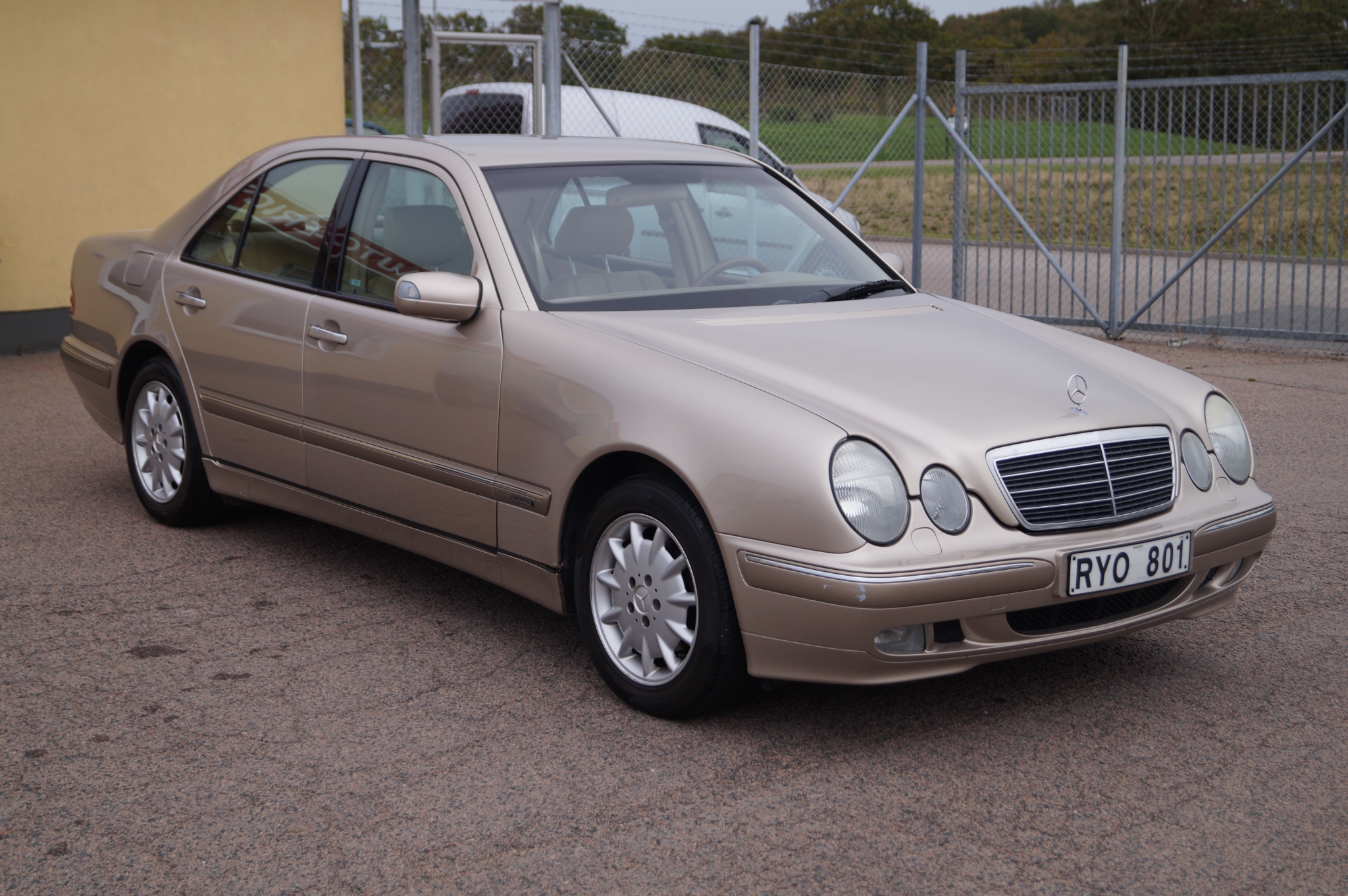 Mercedes-Benz E 240 Elegance 2001, bild 3/10