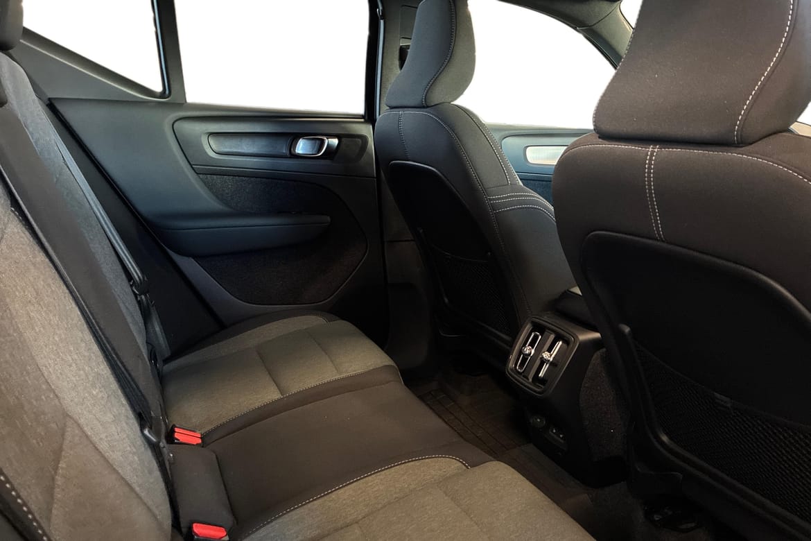 Volvo XC40 B3 Plus Dark 2025, kuva 9/10