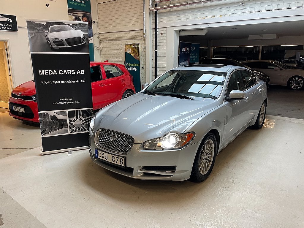 Jaguar XF 2.7 V6 Automat 207hk Nybesiktigad 