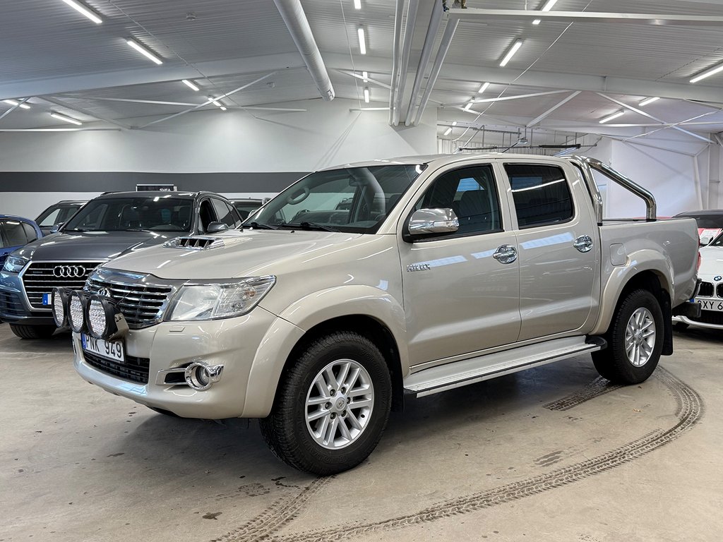 Toyota Hilux Dubbelhytt 3.0 D-4D 4x4 D-VÄRM FLAKLOCK NAVI 