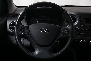 Halvkombi Hyundai i10 9 av 17