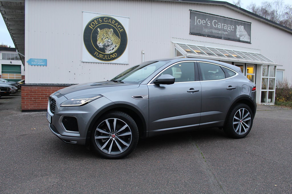 Jaguar E-Pace P300e PHEV laddhybrid, nyservad, mkt utrustad