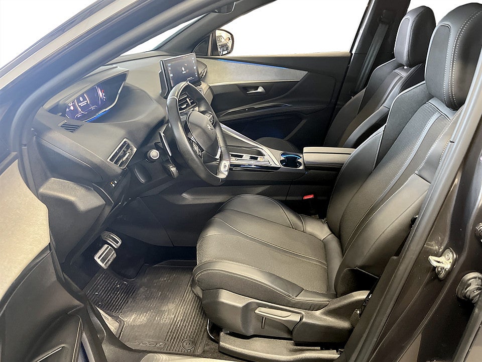 Bild på Peugeot 5008 GT 1.2 PT 130hk Aut 7-SITS B-KAMERA CARPLAY