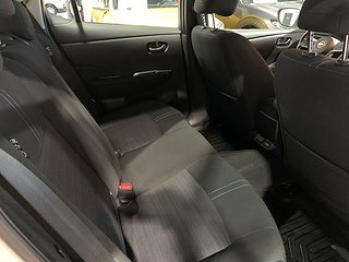 Halvkombi Nissan Leaf 8 av 23