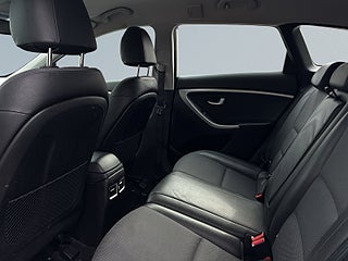 Hyundai i30 1.6 CRDi DCT Premium Darg/Navi/Kamera/Rattvärm/MoK – bild 13