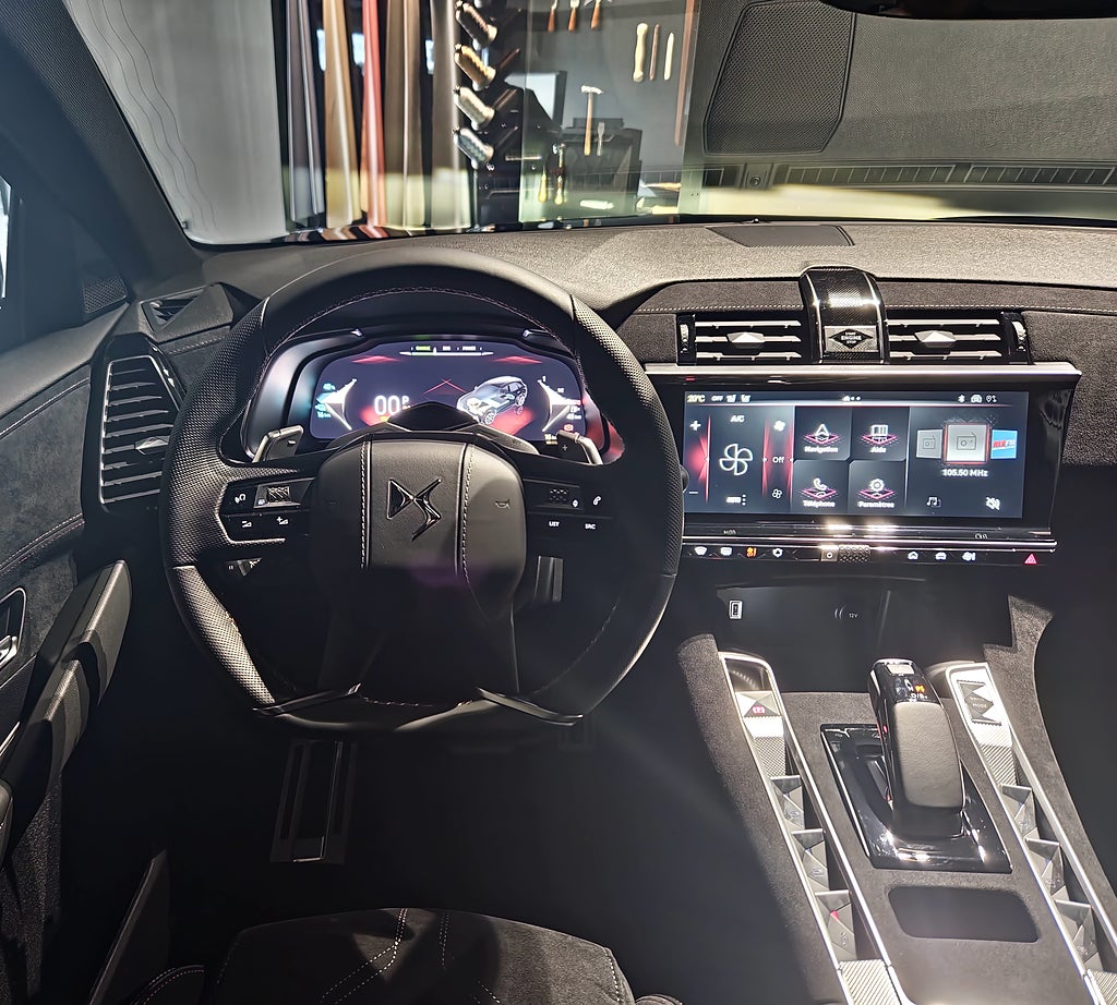 Bild på DS 7 Crossback E-Tense Performance Line+ 300hk Aut AWD - 360-KAMERA, CARPLAY, M