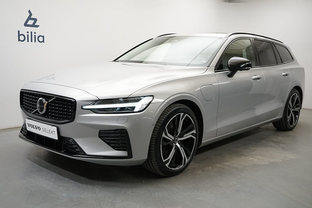Volvo V60 Recharge T8 Ultimate Dark Edition, Taklucka, Dr...