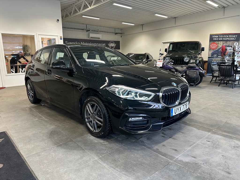 BMW 118I  Sport line P-sensorer fram & bak Keyless Filsassistans