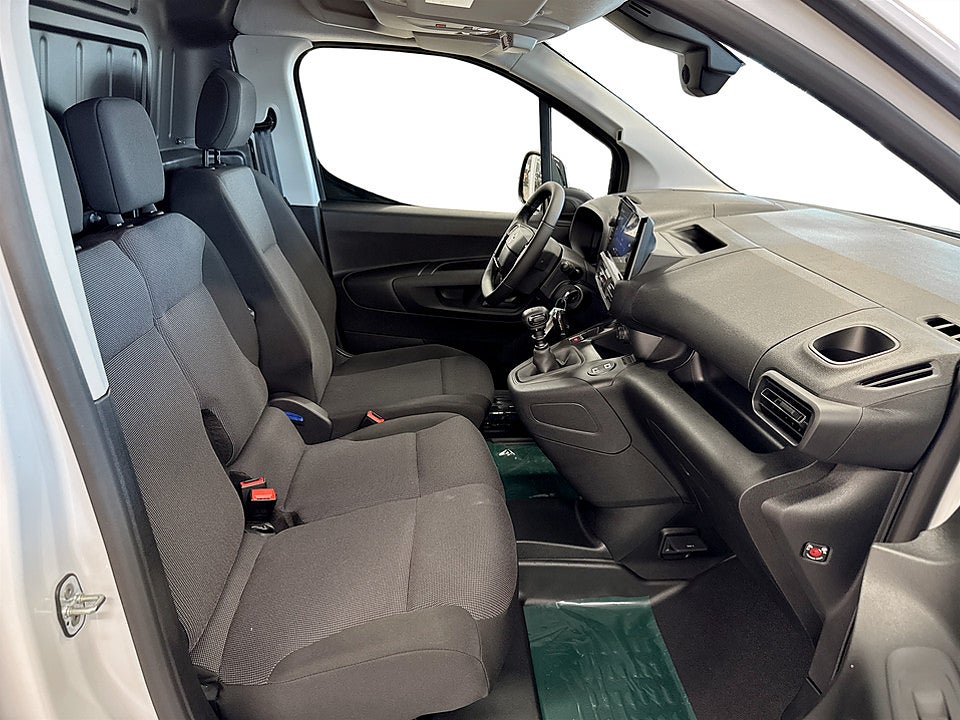 Bild på Opel Combo + 100hk L2 - OMGÅENDE LEVERANS!