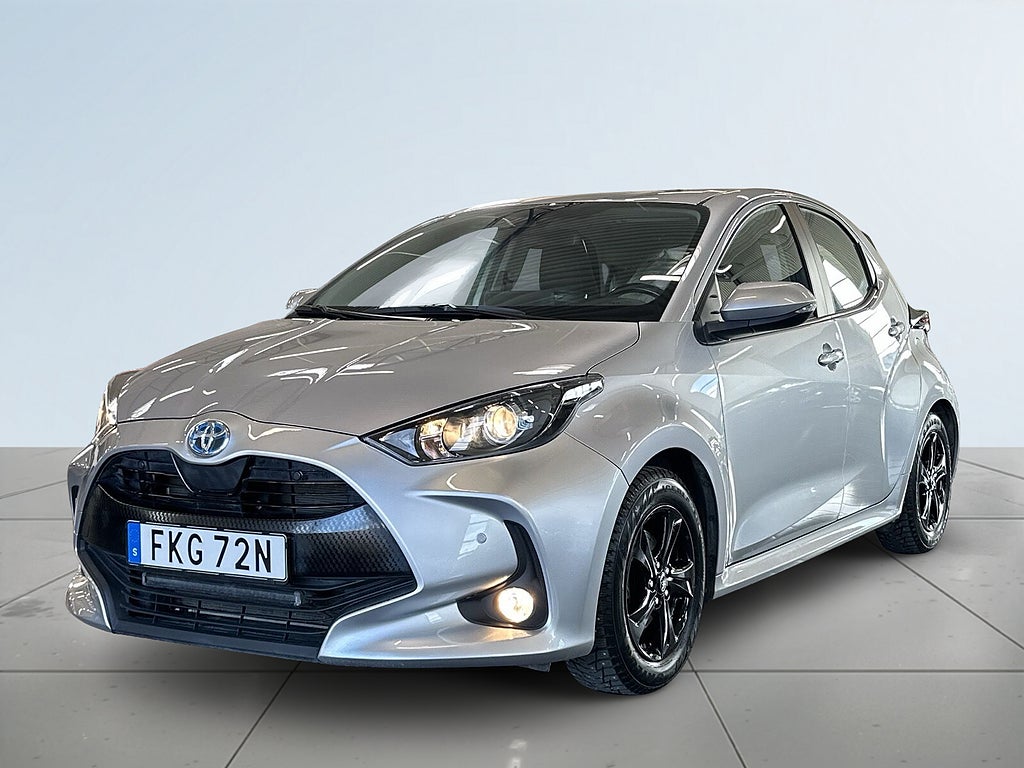 Toyota Yaris Hybrid CVT Active S&V-hjul/Adaptiv Farthållare/Kamera