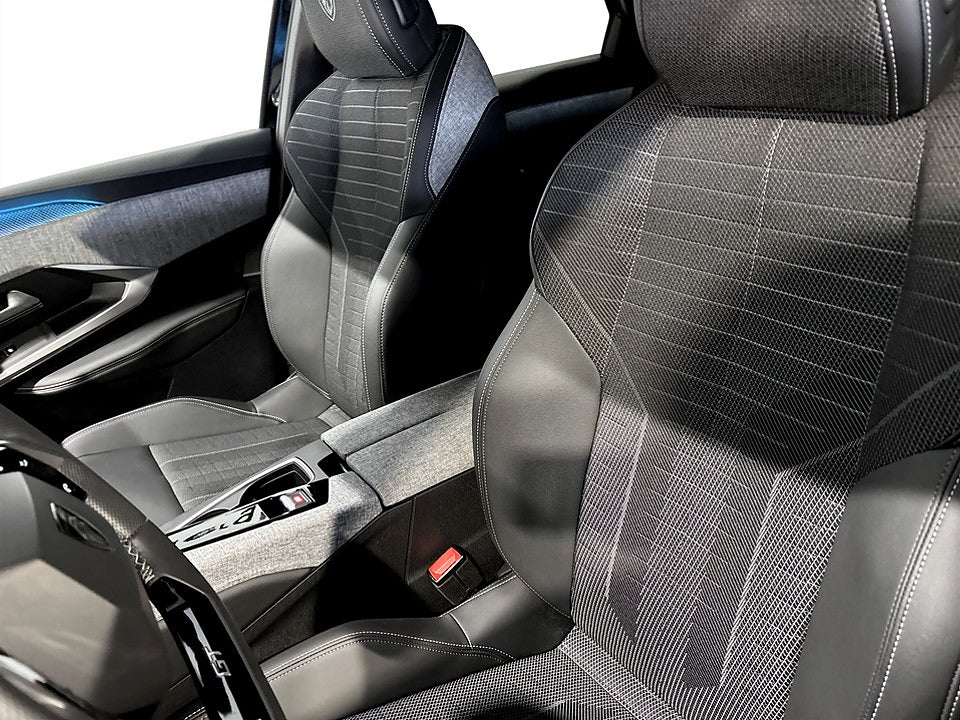 Bild på Peugeot 3008 GT Hybrid 1.2 PT 145hk Aut B-KAMERA CARPLAY NAVI
