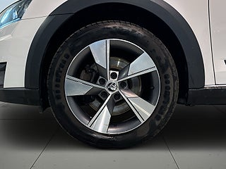 Skoda Octavia Scout 2.0 TDI 4×4 Premium Drag Dvärm Kamera Mvärm SoV – bild 14