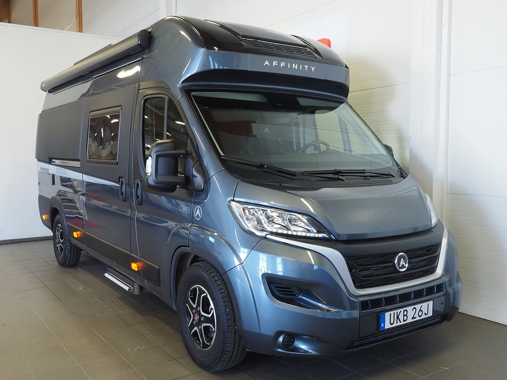 Affinity ONE 295 Markis Webasto 180hk 4 bäddar Drag