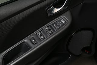 Halvkombi Renault Clio 12 av 27