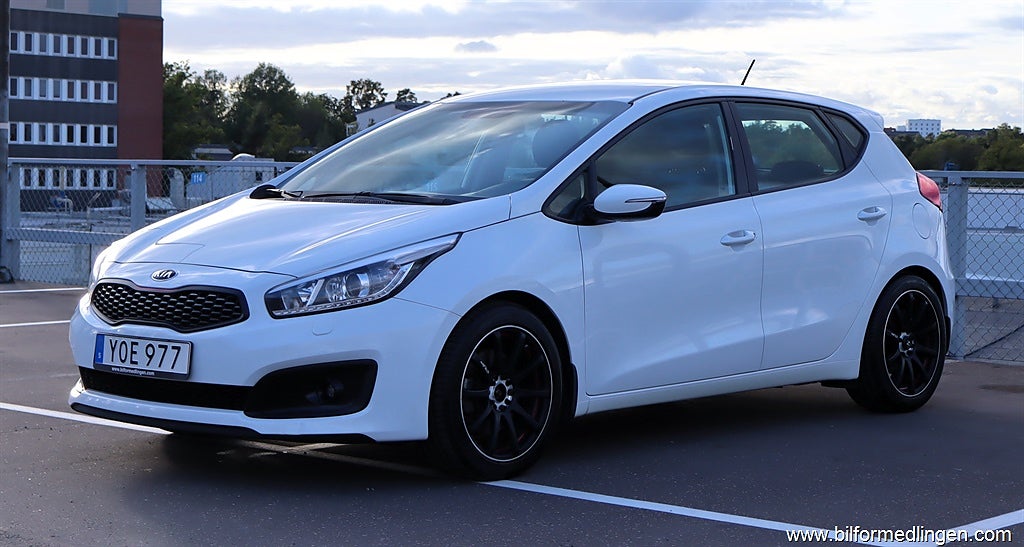 Kia Ceed 1.6 GDI Automat Drag S/V-hjul Endast 5600 mil
