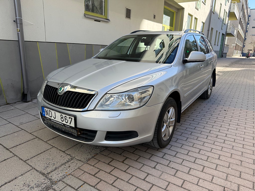 Skoda Octavia Kombi 2.0 TDI DPF 4Motion Ambiente Drag P-sensore