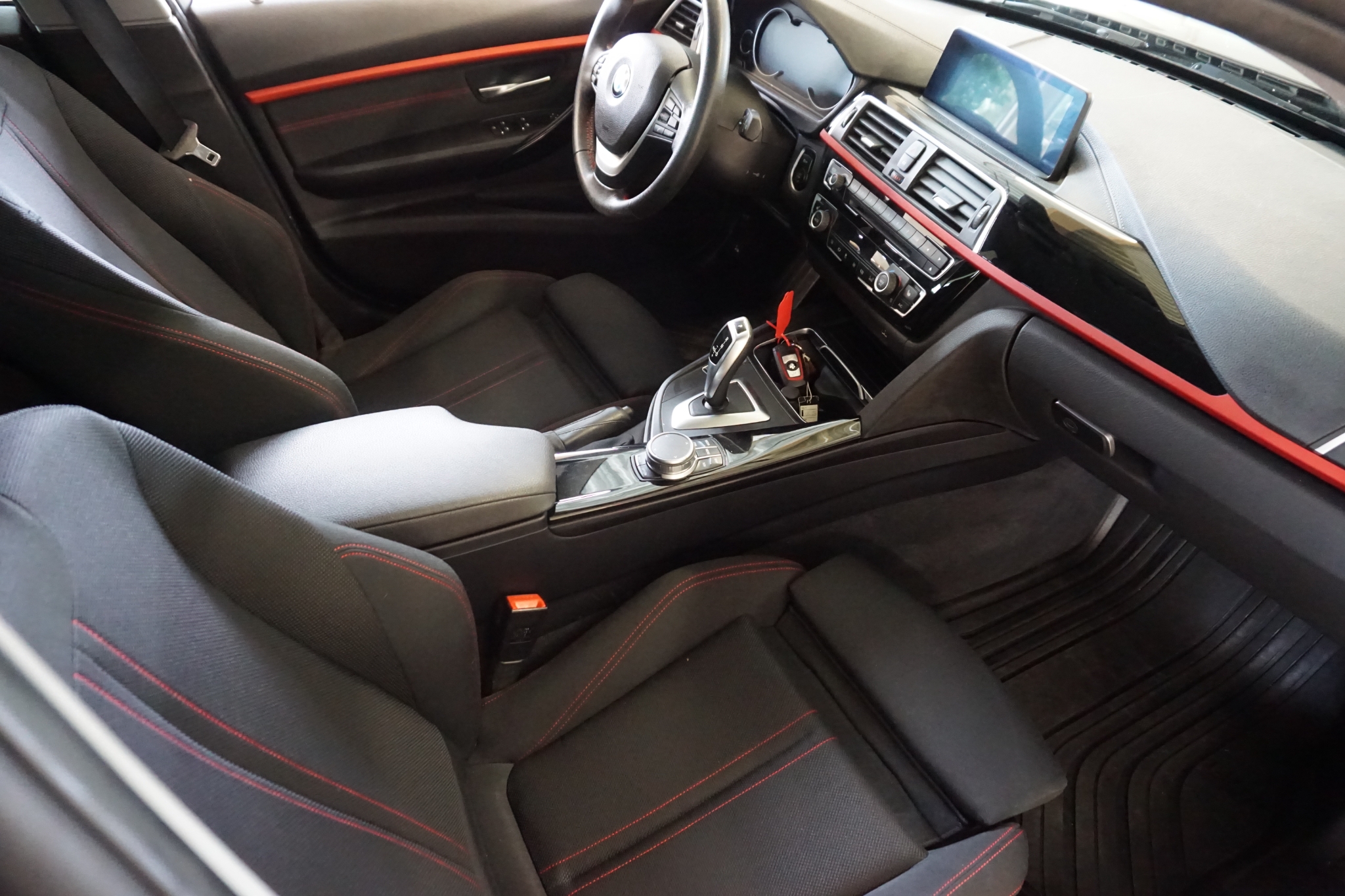 BMW 320 2019, bild 4/45