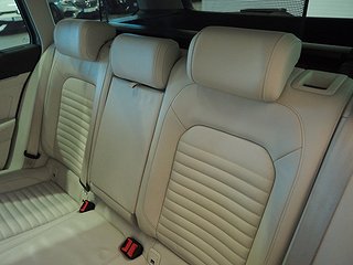 Kombi Volkswagen Passat 19 av 27