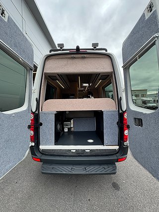 Husbil-halvintegrerad Volkswagen Crafter 163HK 12 av 17