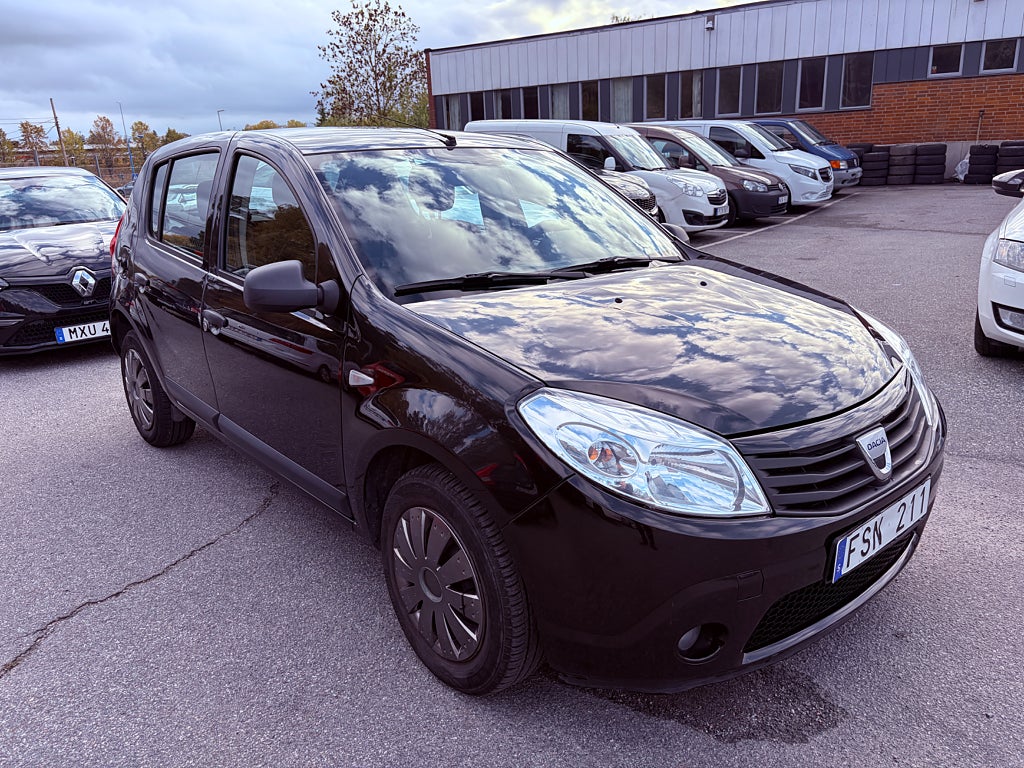 Dacia Sandero 1.6 E85 eco2 105hk Endast 10900 mil Nybesiktigad