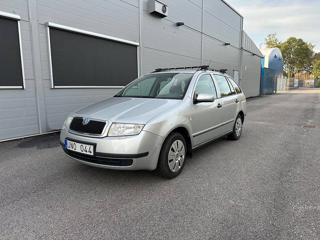 Skoda Fabia Kombi 1.4 Lågmil  991kr/24mån Räntefritt