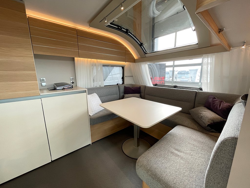 Adria Adora 593 UK /ALDE / Barnkammare / 3-våning / 7 bäddar - Adria