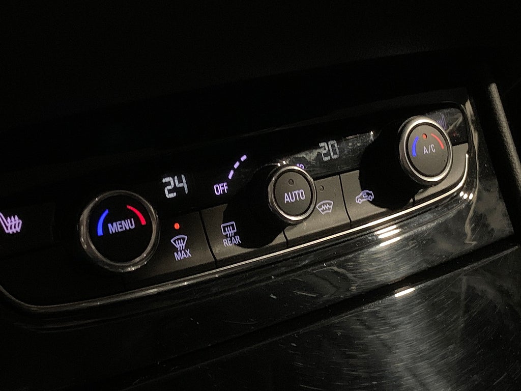 Opel Grandland X Plug-In Hybrid 225hk Design Line | Navi | Backkamera |