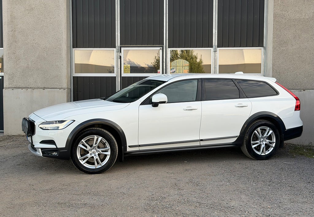 Volvo V90 Cross Country D4 AWD 190HK Pro Navigation Dragkrok Värmare 