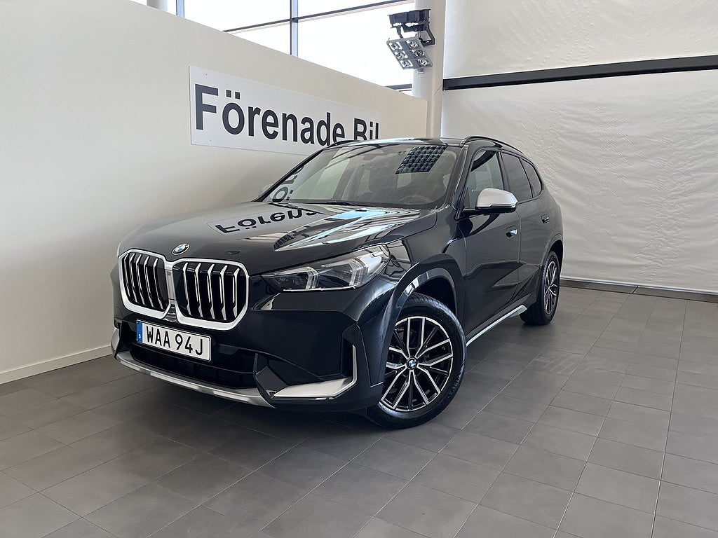 BMW X1 sDrive18i xLine Rattvärme Drag ComfortAccess ParkAssist