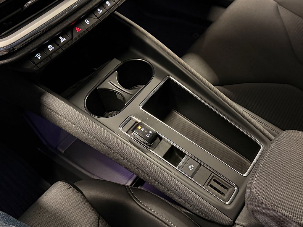 Skoda Enyaq iV 80x Dragkrok Adapativ fart 360° kamera Elstol 4WD bild 23