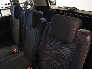 Minibuss Volkswagen Touran 14 av 23