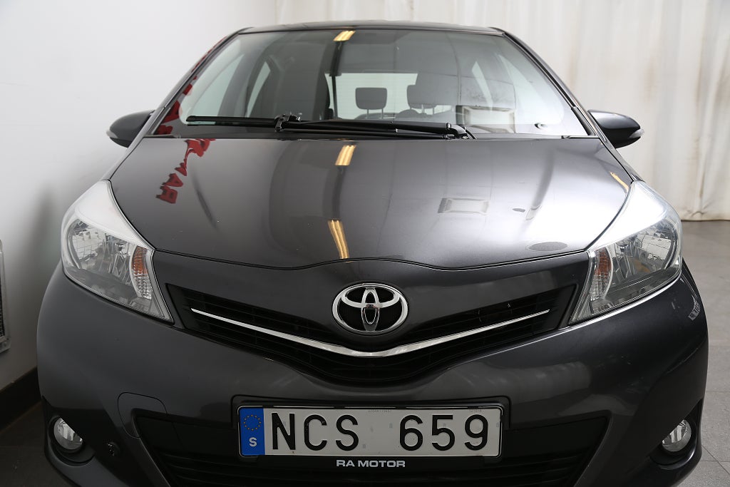 Toyota Yaris 1,33 Dual VVT-i Active 5-dörrar 1ägare Motorv Drag 2012
