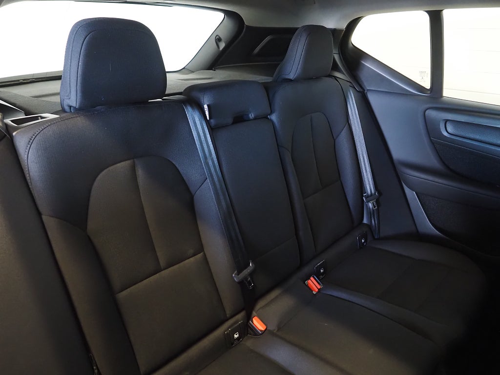 Volvo XC40 D3 AWD Geartronic Momentum 150hk | B-Kamera | Drag | 2020