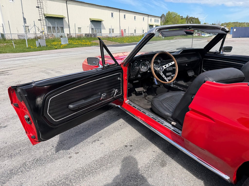 Ford Mustang Cabriolet V8 0kr insats 3230kr/mån
