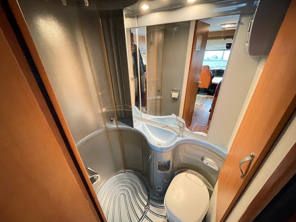 Eura Mobil TI 560 LB /B-körkort/Dragkrok/Taksäng/Ugn - Eura Mobil