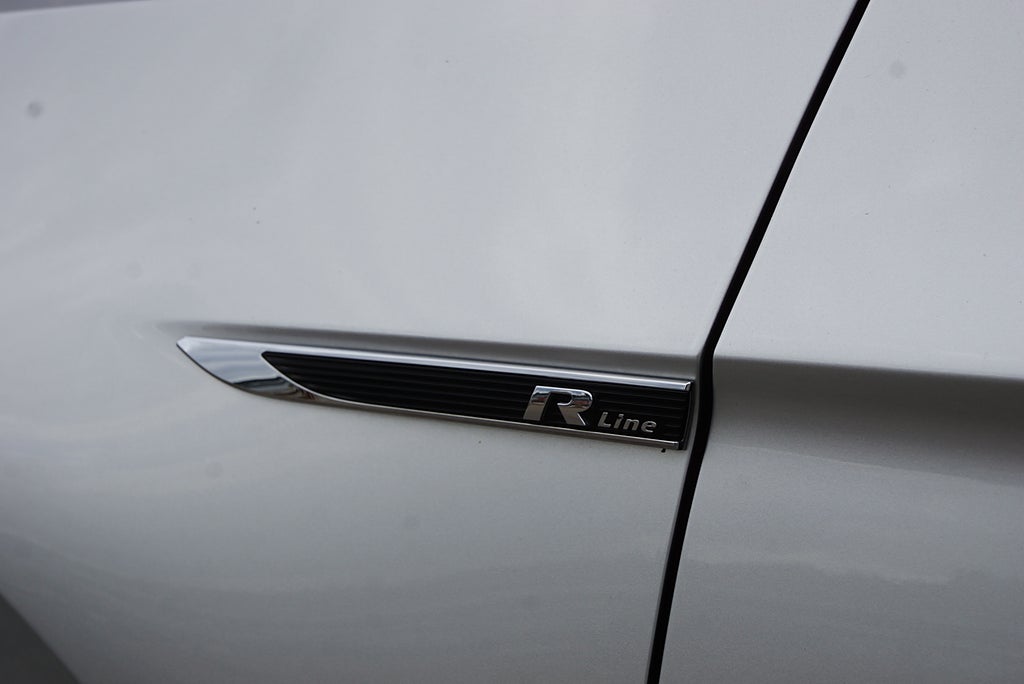 Volkswagen Passat 2.0 TDI 4Motion R-Line|Eibach|20”|Drag|B-Kamera|Värmare