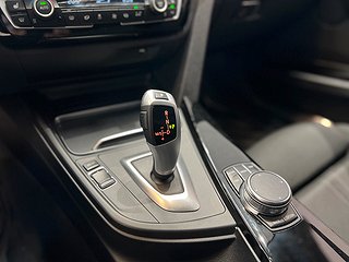 BMW 330 i xDrive Sport line/MoK/Rattvärme/Psens/Navi/S&V