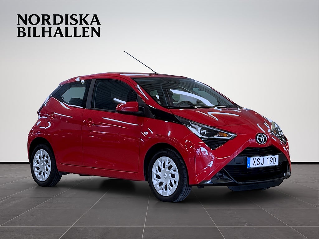 Toyota Aygo 5-dörrar 1.0 VVT-i X-PLAY Apple Car Värmare Backkamera