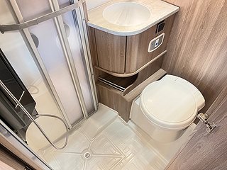 Husbil-integrerad Kabe TM I 760 LB 18 av 26