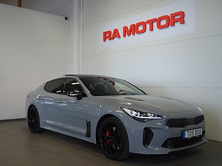Halvkombi Kia Stinger 3 av 24