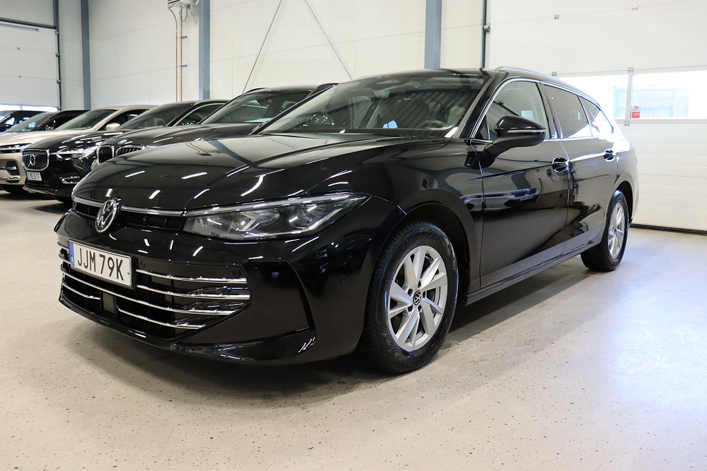 Volkswagen Passat Sportscombi 1.5 eTSI ACT Elegance Drag B-Värm 150hk
