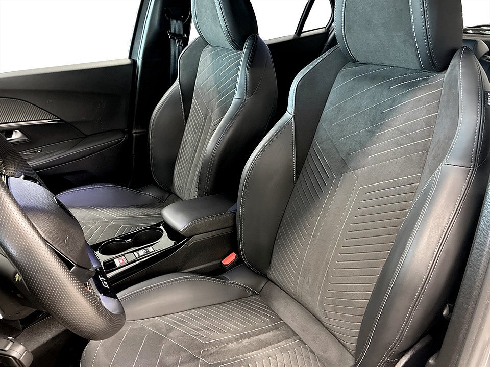Bild på Peugeot 2008 GT Hybrid 145hk Aut B-KAMERA CARPLAY